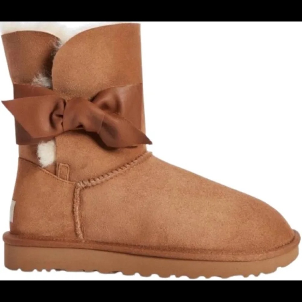 UGG DAELYNN Boots with Bow